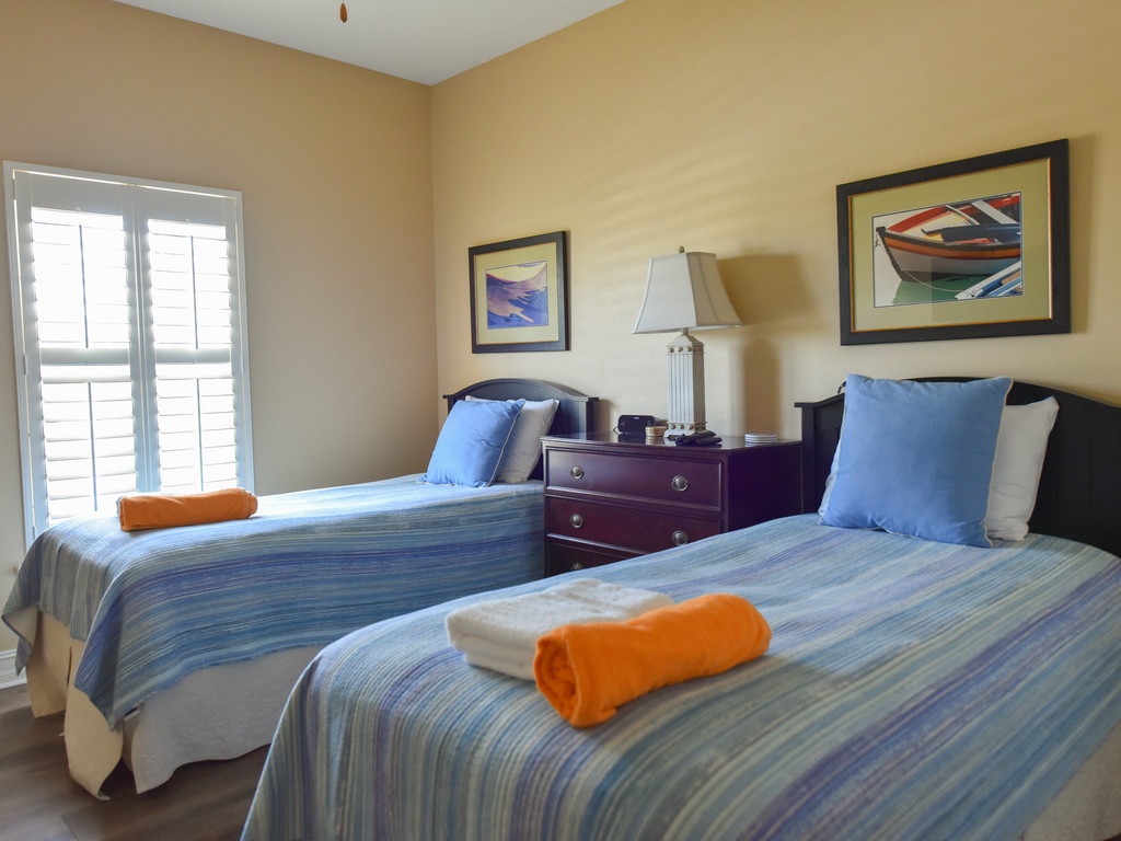 Third Bedroom - Two Twins