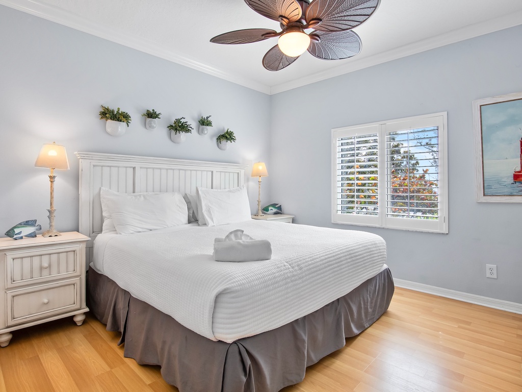 Fourth Bedroom, King bed