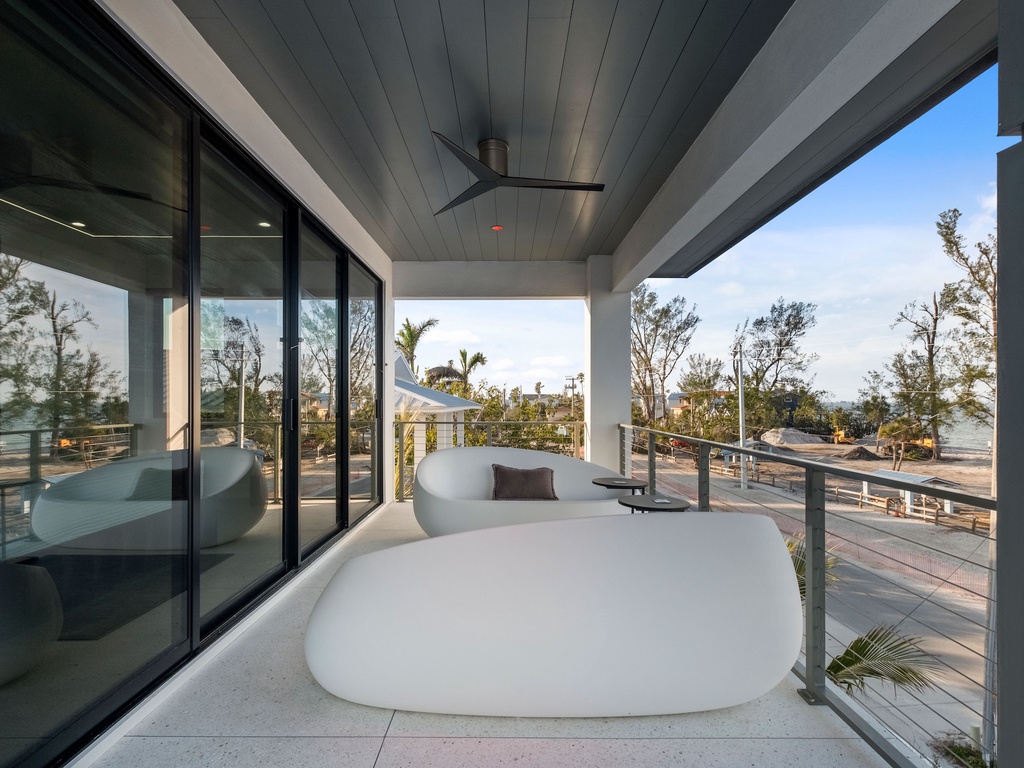 Balcony, Lounge Area