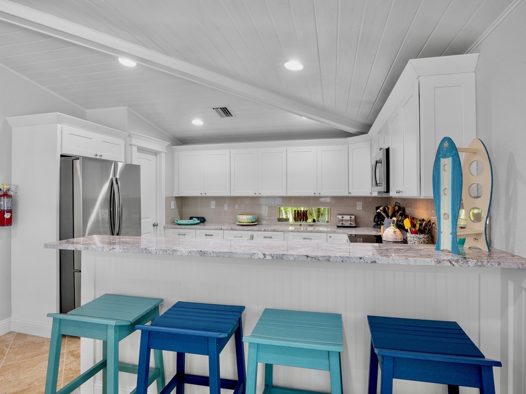 Spacious kitchen with appliances