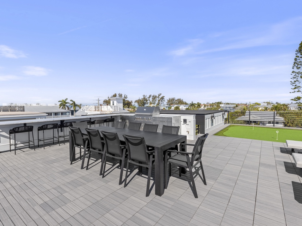 Rooftop Outdoor Dining