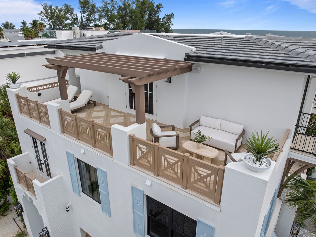 Rooftop Deck