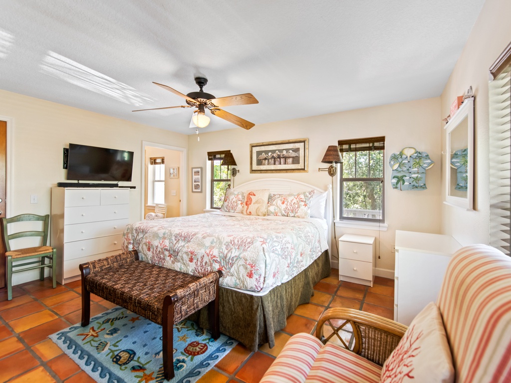 Master Bedroom - King - Main Floor