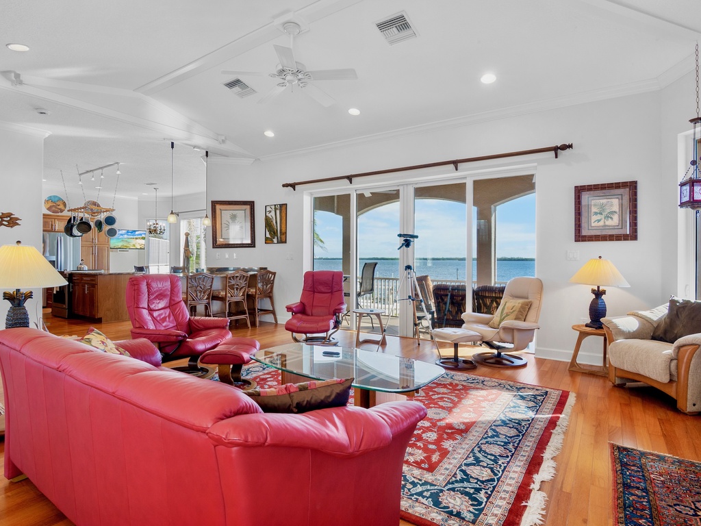 White Pelican House by Anna Maria Island Accommodations