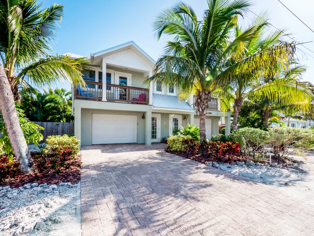 Oceans 77 - Anna Maria Island Accommodations