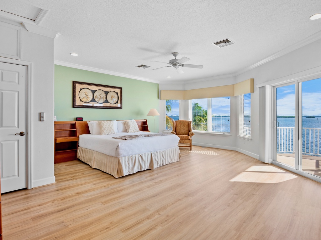 Primary Bedroom, King bed