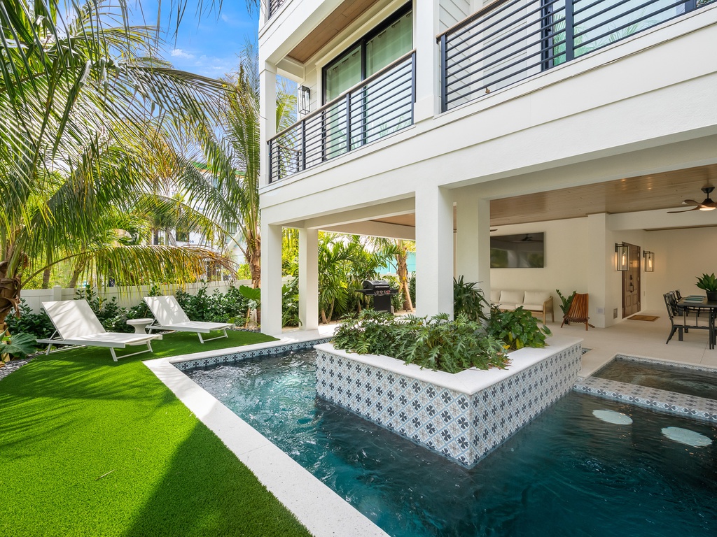 Private Pool and Spa