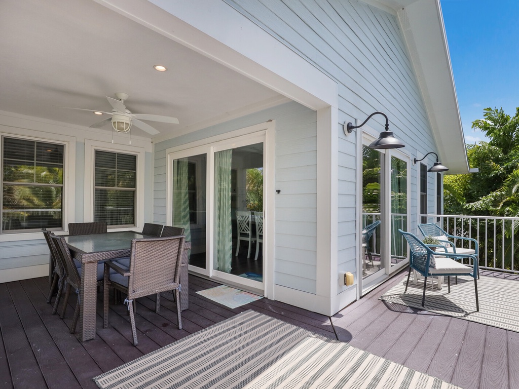 Balcony - Outdoor Dining