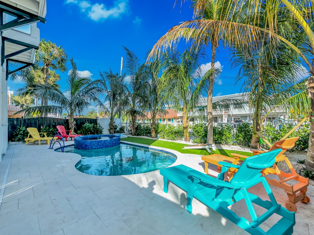 Private Pool and hot tub