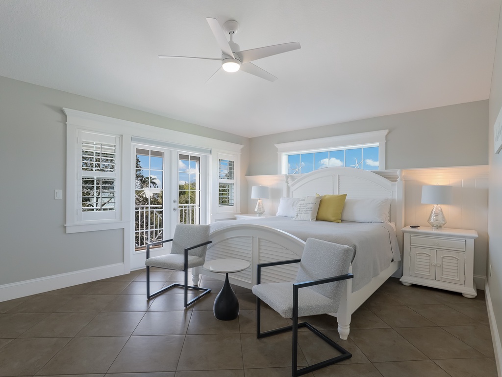 Primary Bedroom (3rd Floor), King bed