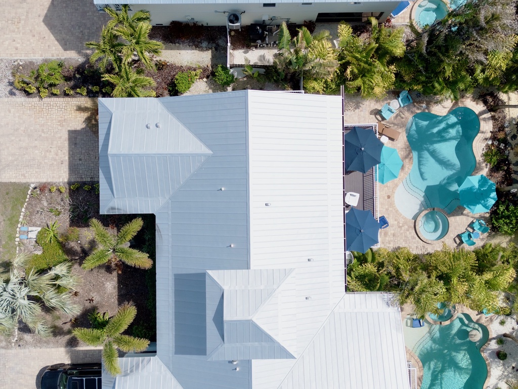 House with private pool