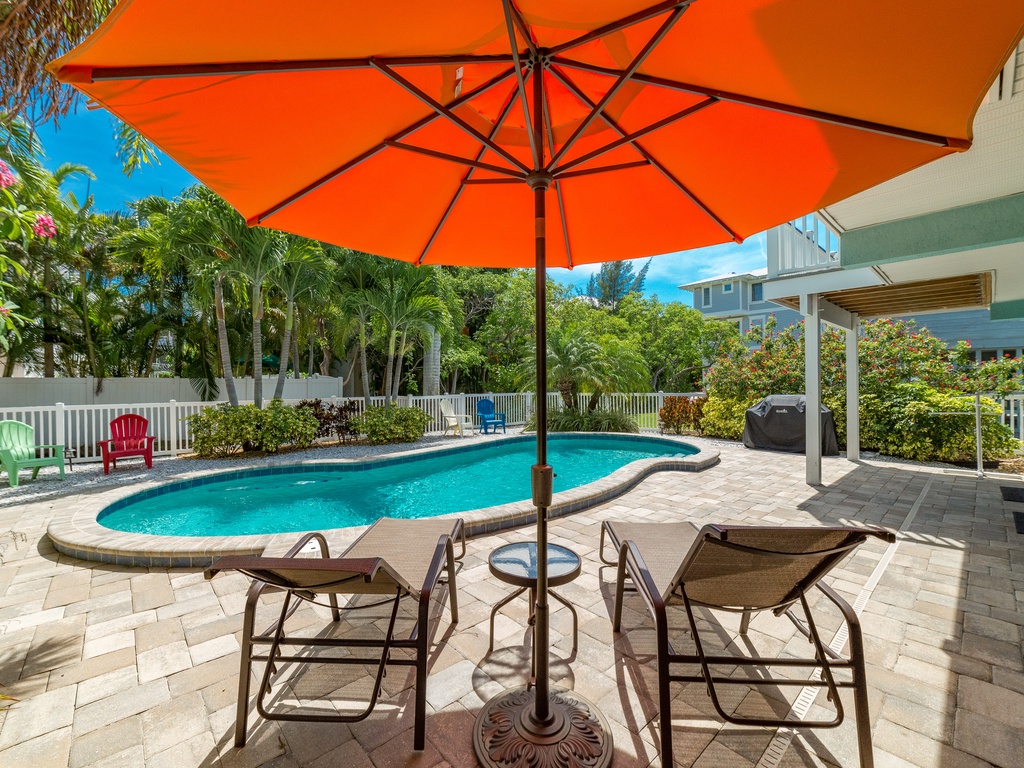 Backyard Lounge Chairs