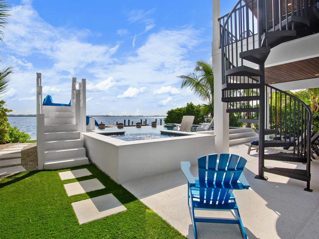 Private Pool and Spa