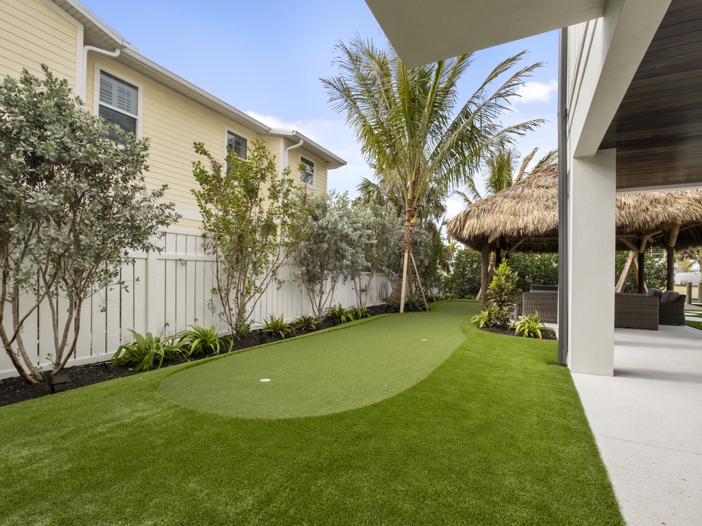 Private putting green