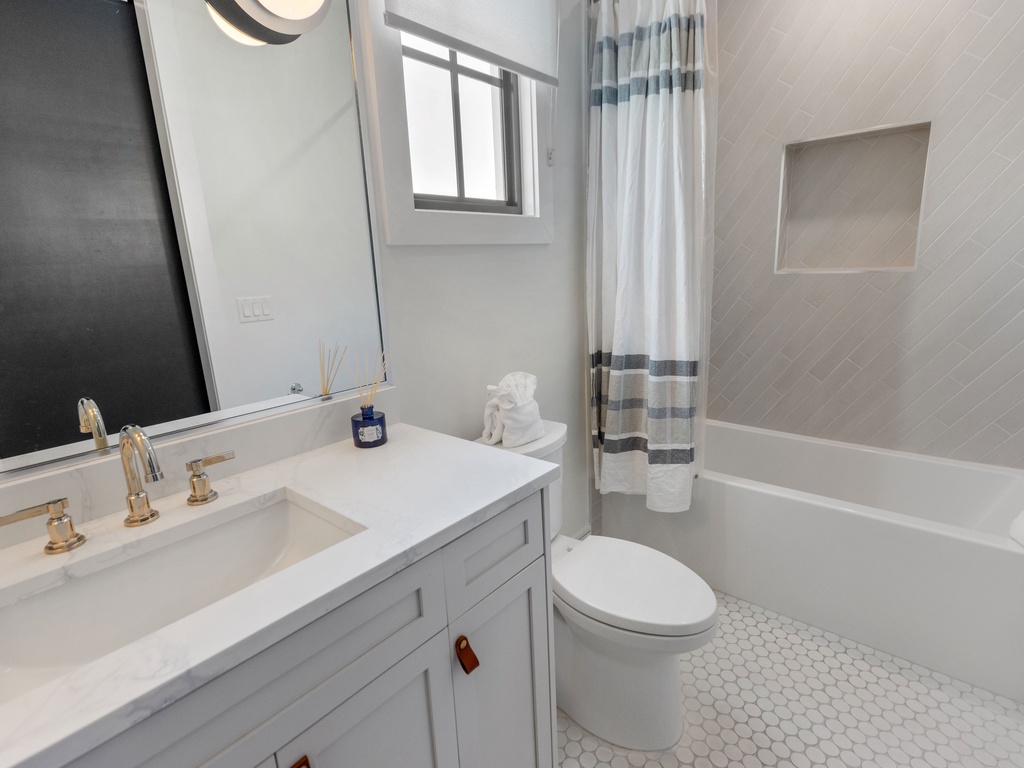 Fourth Bathroom, Ensuite