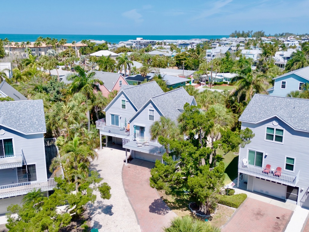 Palm Breeze by Anna Maria Vacations