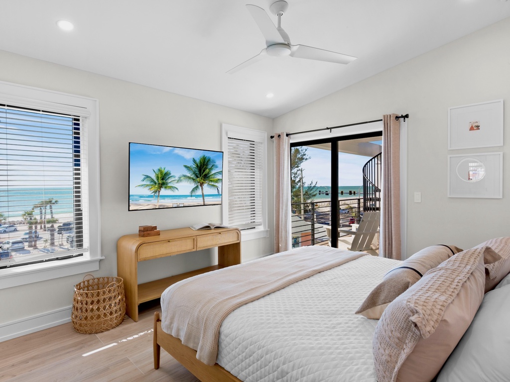 Second Bedroom, King