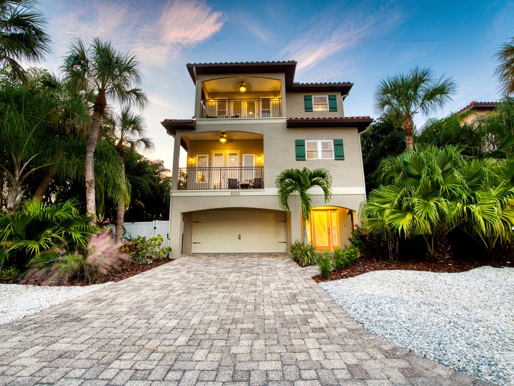 Its A Jungle Out There - By Anna Maria Island Accommodations