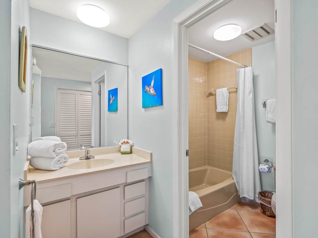 Primary En-Suite Bathroom