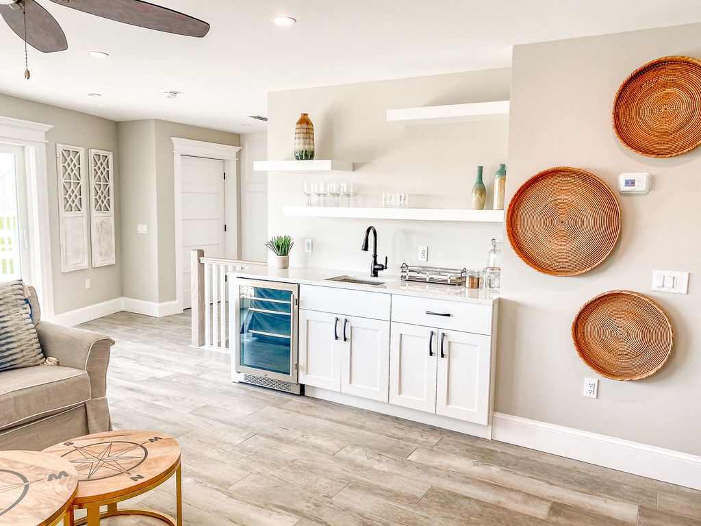 Wet Bar, Third Floor