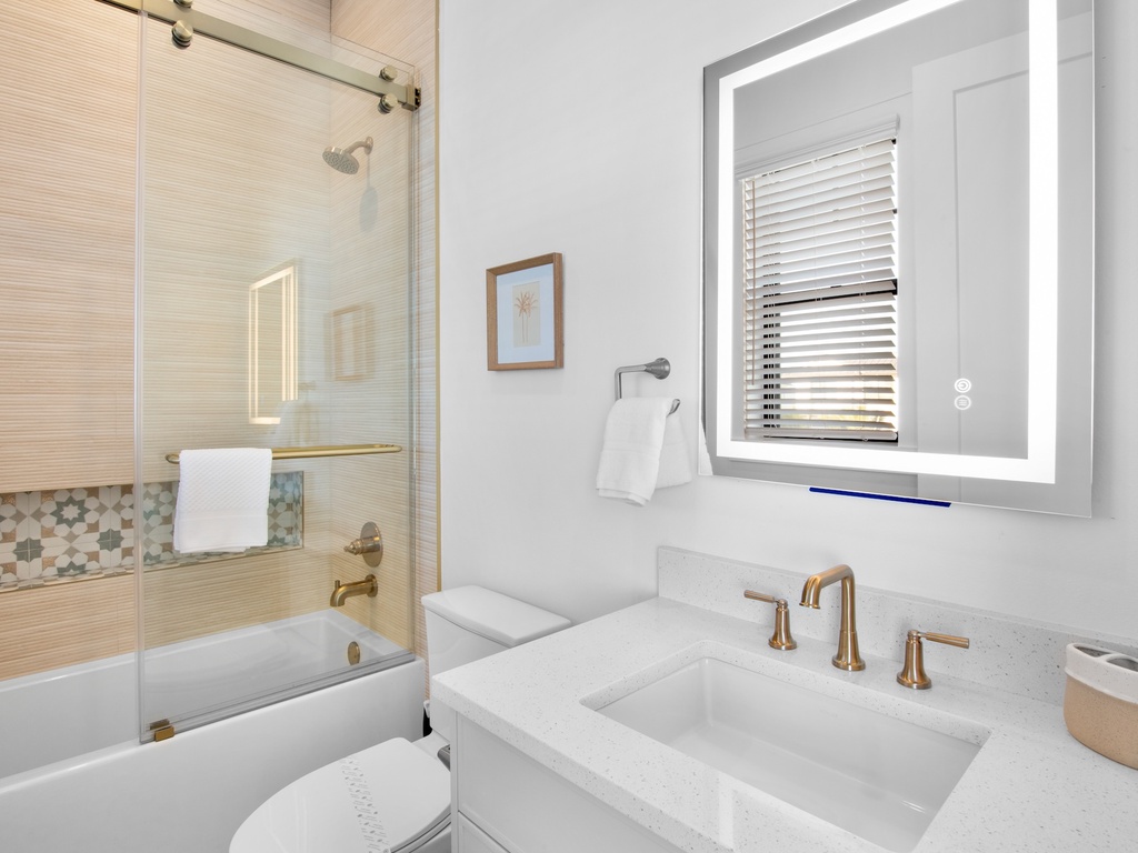 Sixth Bedroom, Ensuite Bathroom