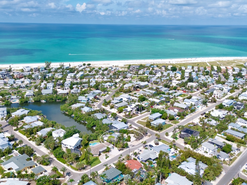 Palm Trees and Manatees by Anna Maria Vacations