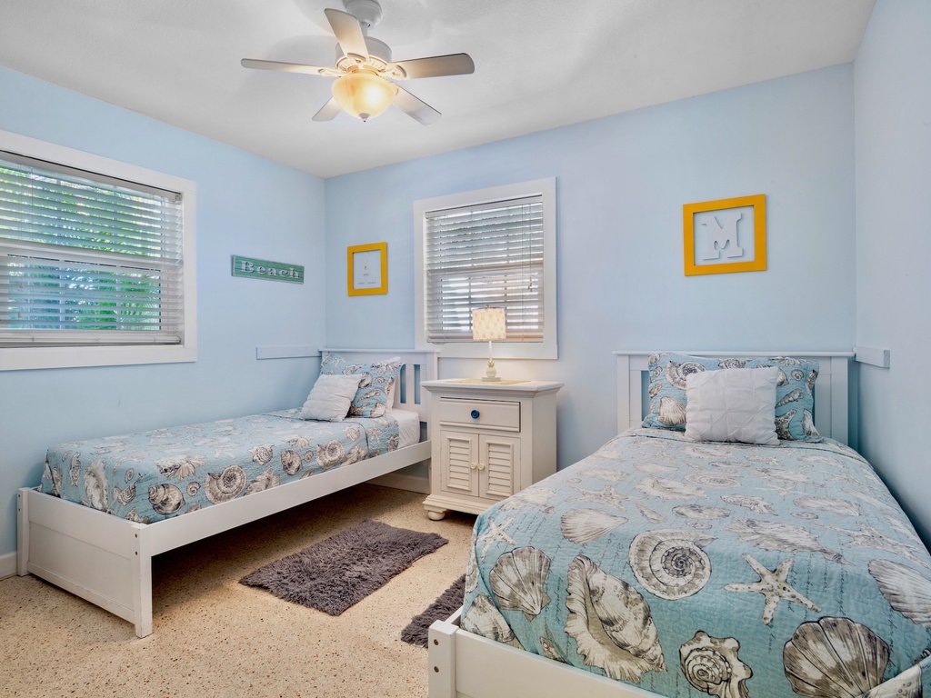 Second Bedroom - Two Twin Beds