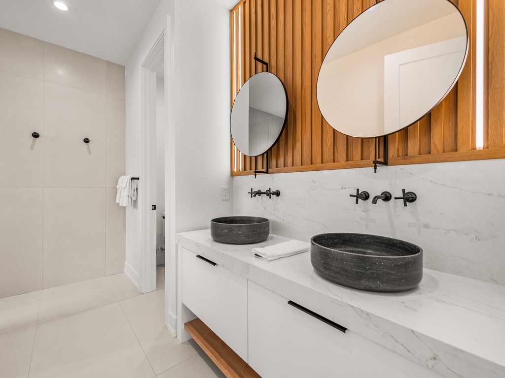 Primary Bathroom, Ensuite