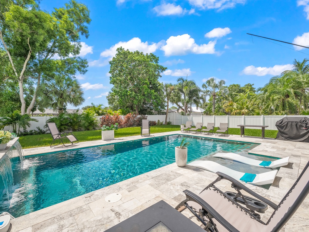 Private Pool with Sun Shelf