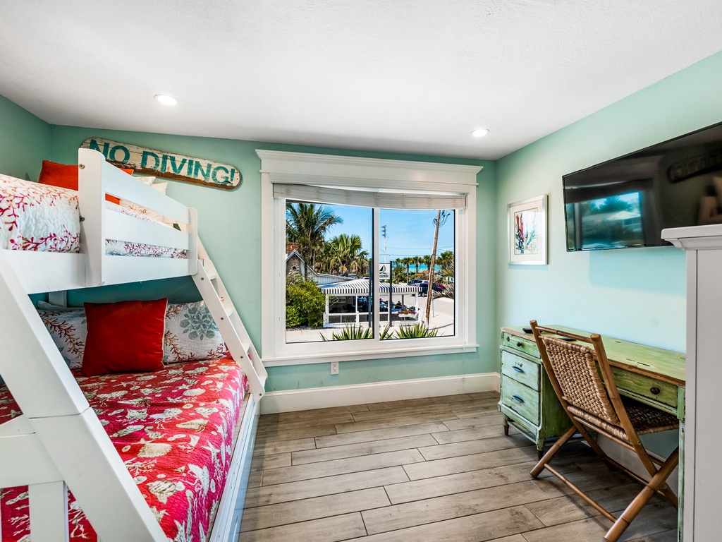 Third Bedroom, Twin/Full Bunk