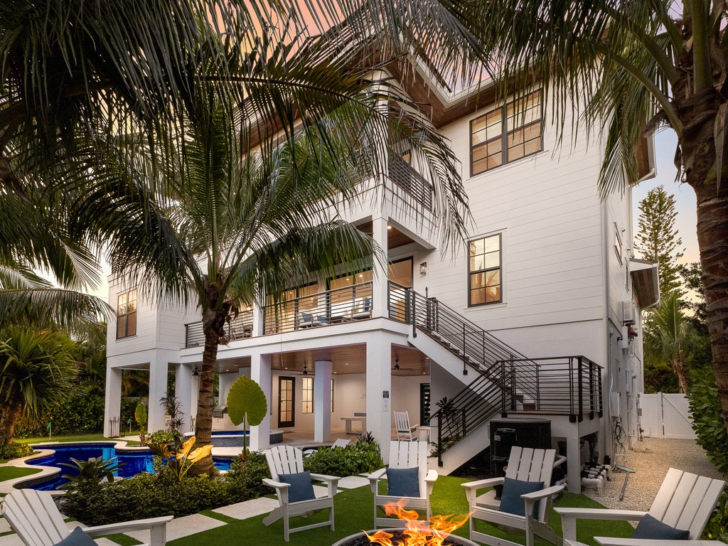 Fine and Sandy by AMI Locals