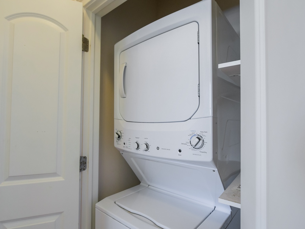 Washer/Dryer in Unit