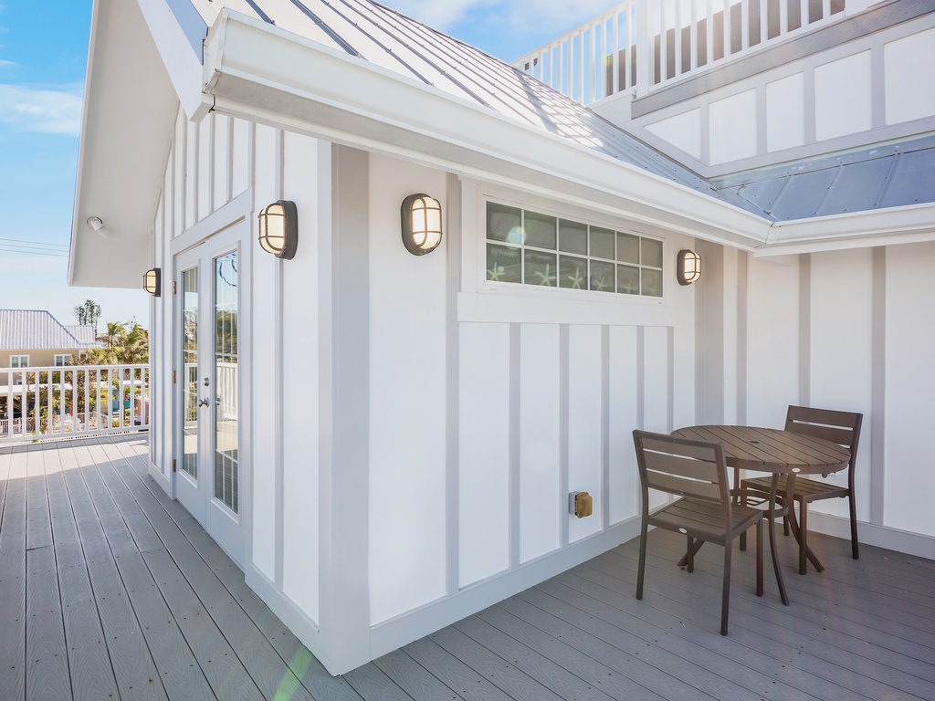 Front Balcony - Dining Area