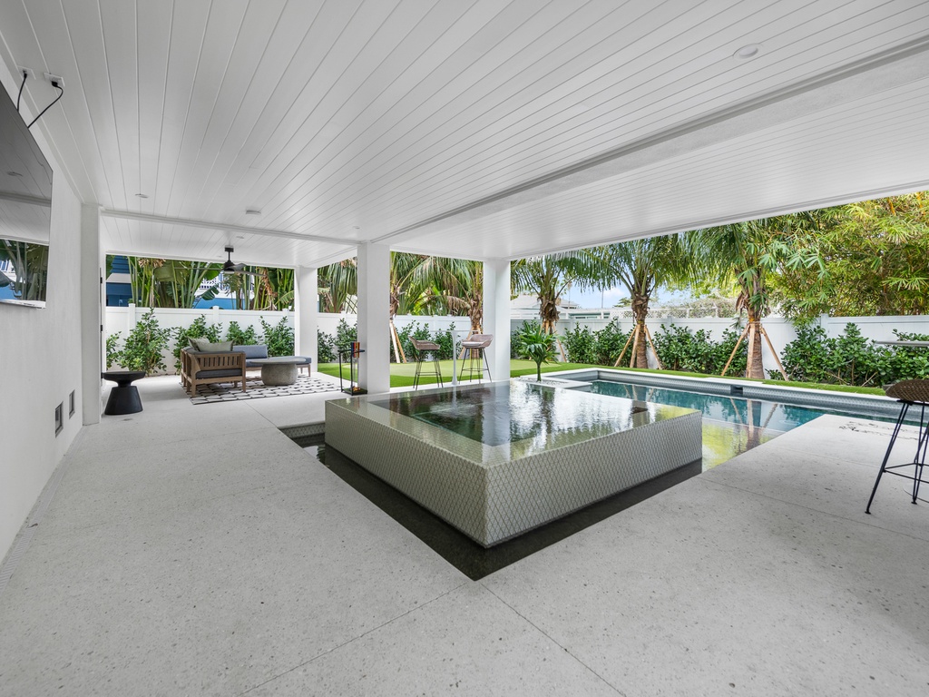 Private Pool and Spa