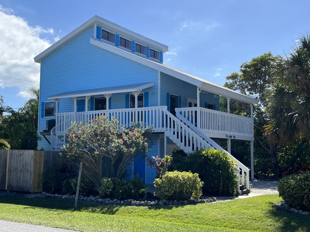 House with Garden View