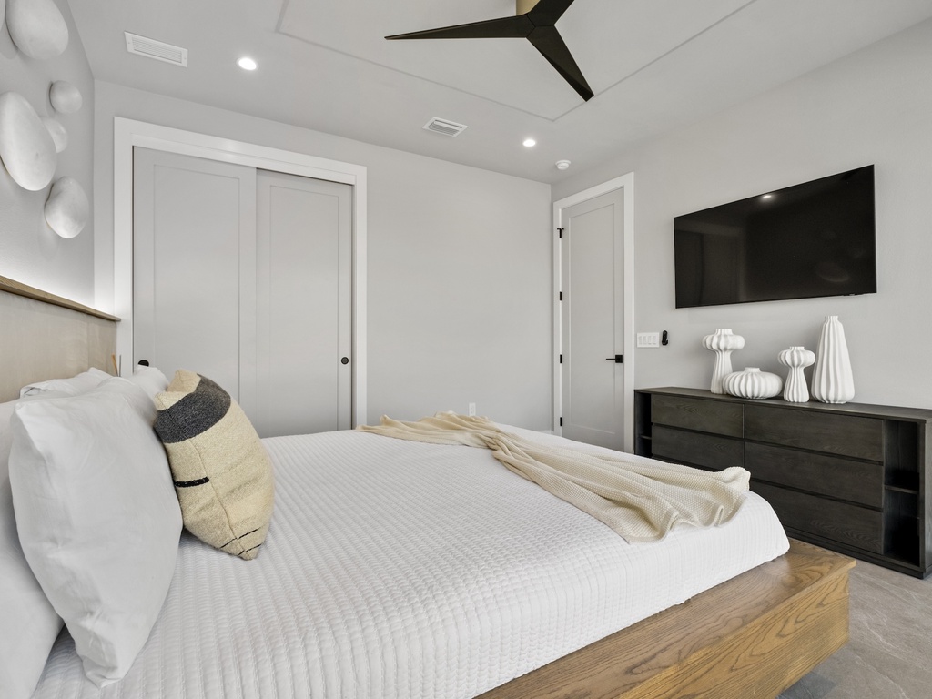 Primary Bedroom, King