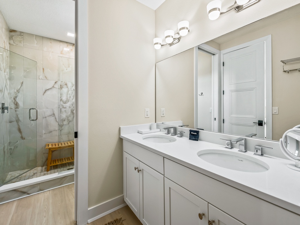 Primary Bathroom, Ensuite