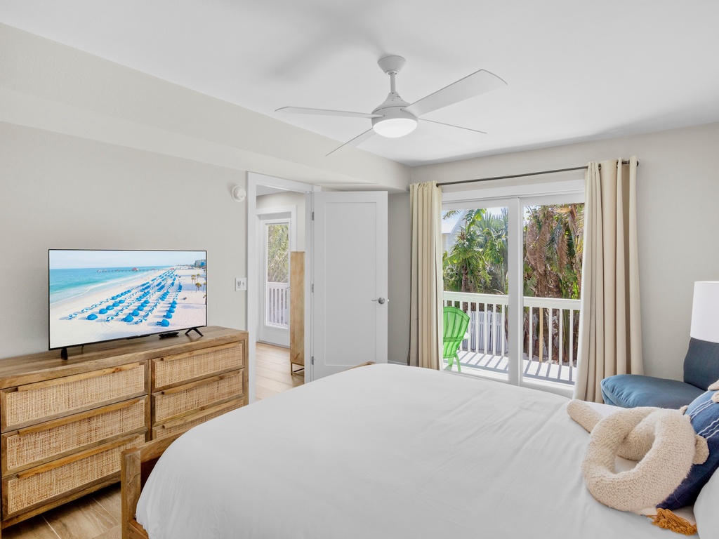 Third Bedroom, Queen