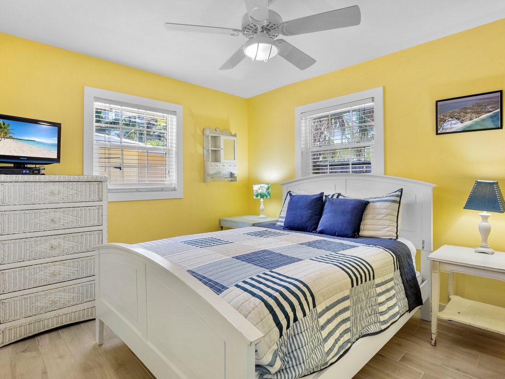 Primary Bedroom, Queen