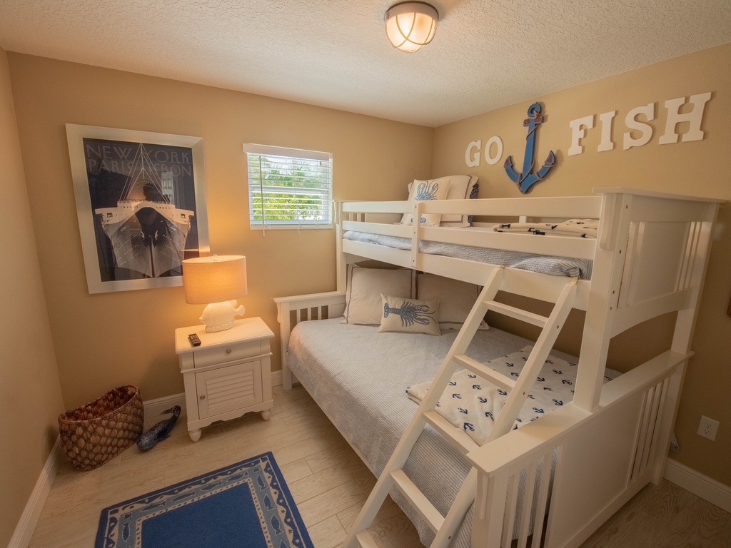 Third Bedroom - Twin-over-Queen Bunk