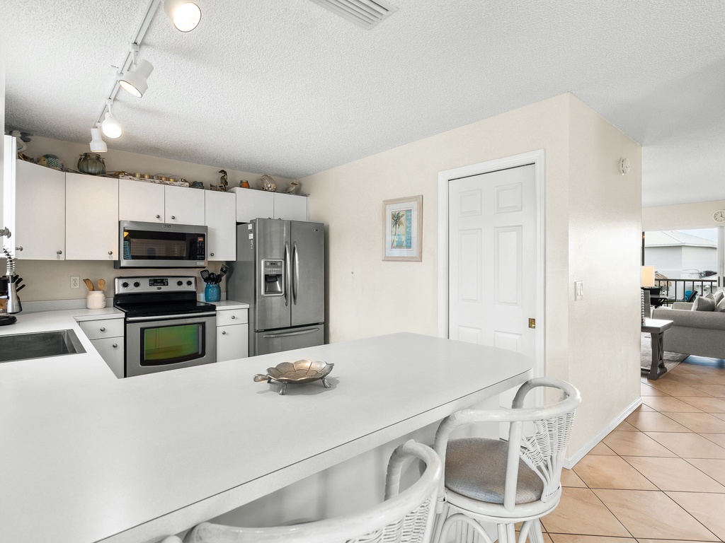 Kitchen Breakfast Bar