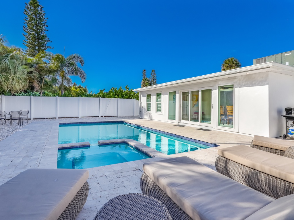 Private Pool and Spa