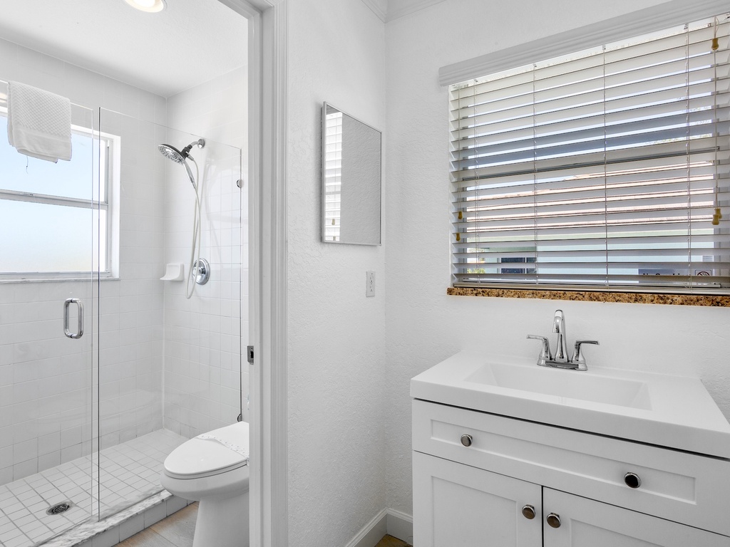 Second Bedroom - Ensuite Bathroom