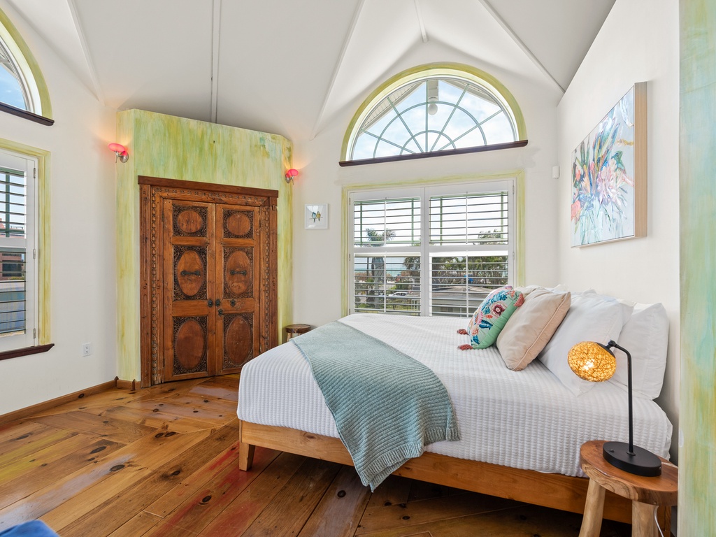 Second Bedroom, King