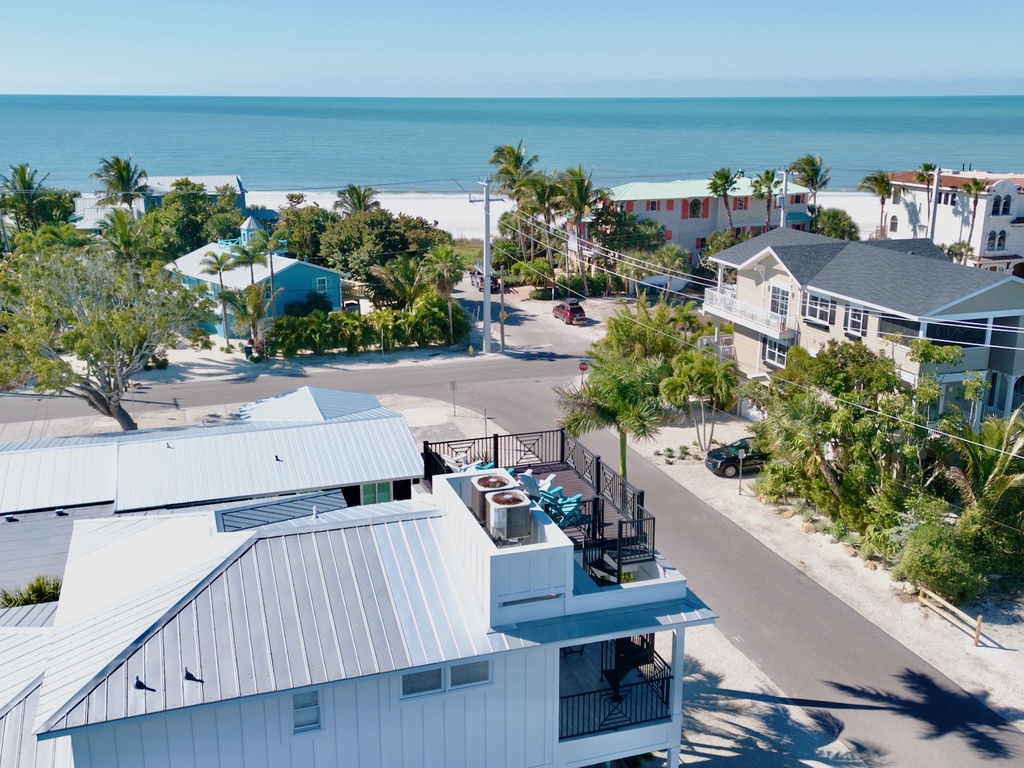 Rooftop deck with Gulf views