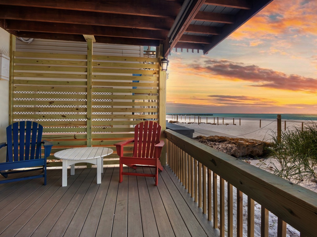 Gulf Front Deck with Covered Seating