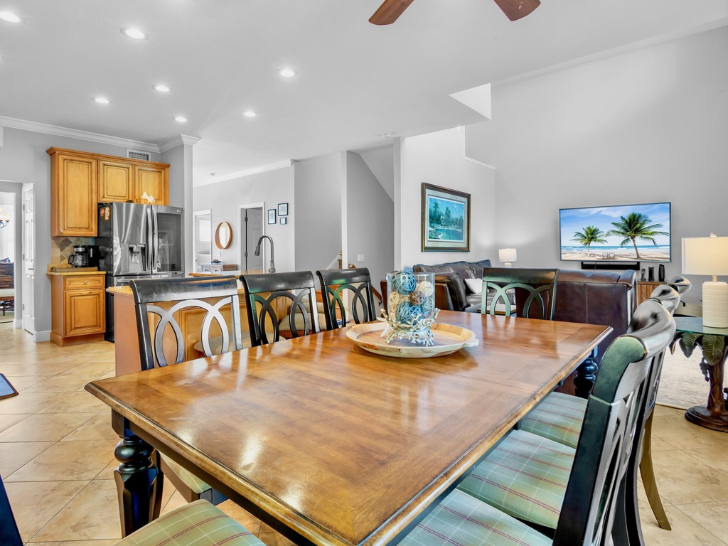 Dining Space for Group Gatherings
