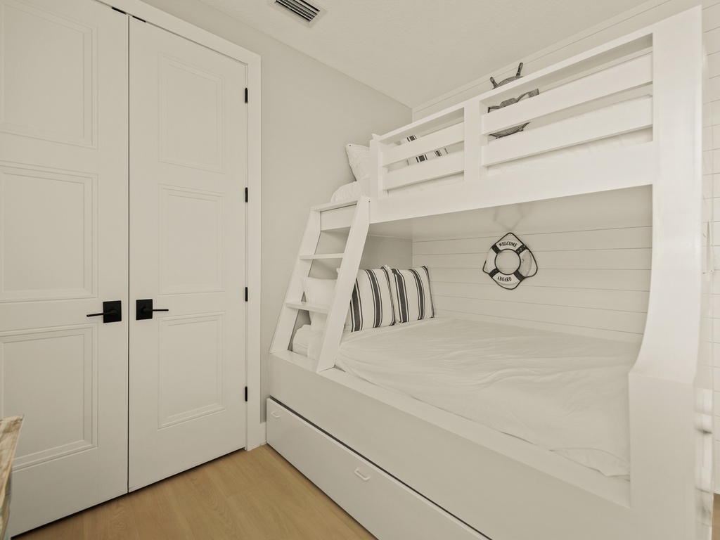 Third Bedroom - Twin/Full Bunk