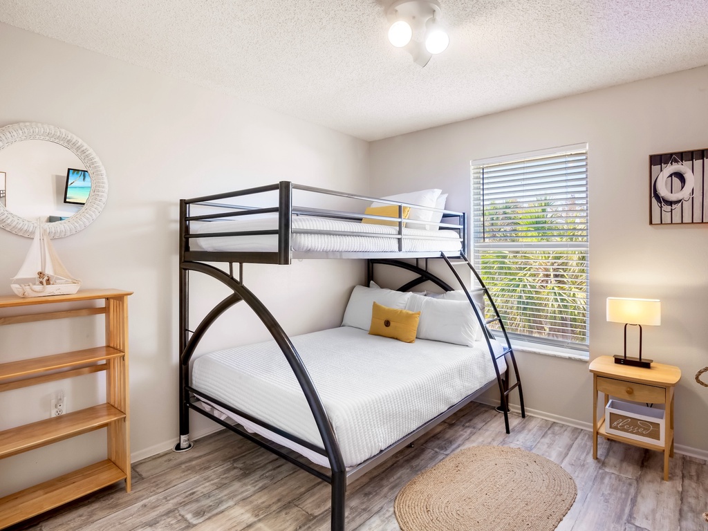 Third Bedroom, Twin/Full Bunk