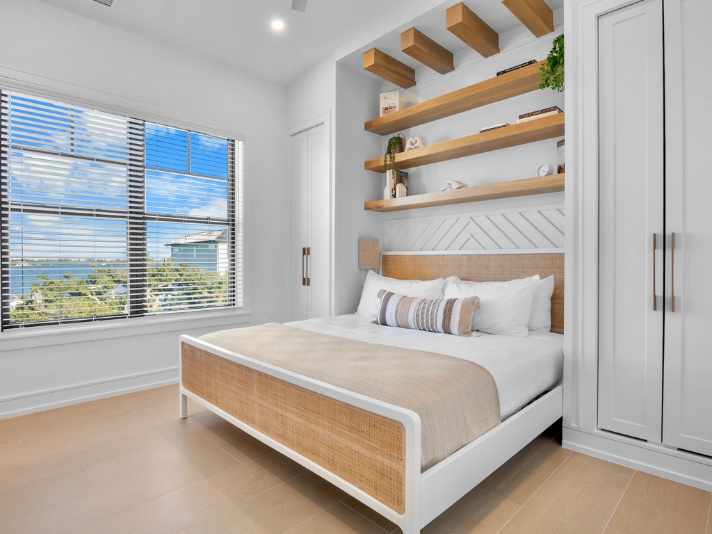 Fourth Bedroom, King bed